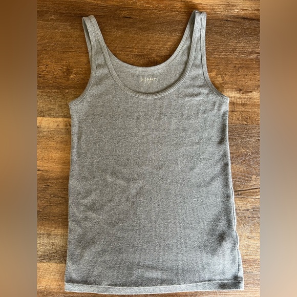 Heather Gray Ribbed Tank size medium - Picture 1 of 3
